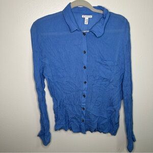 Sisstrevolution blue lightweight button down top